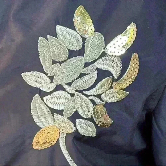 Black bomber jacket with gold embroidery & sequin floral motif Molly Bracken - Picture 5 of 9